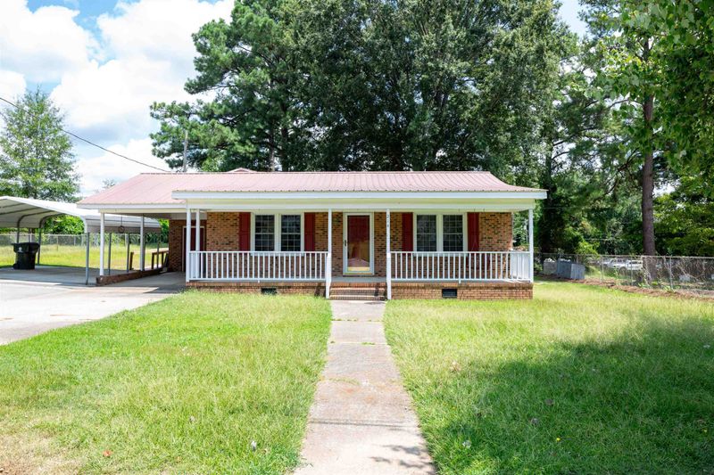 214 W Hill St, Benson, NC 27504