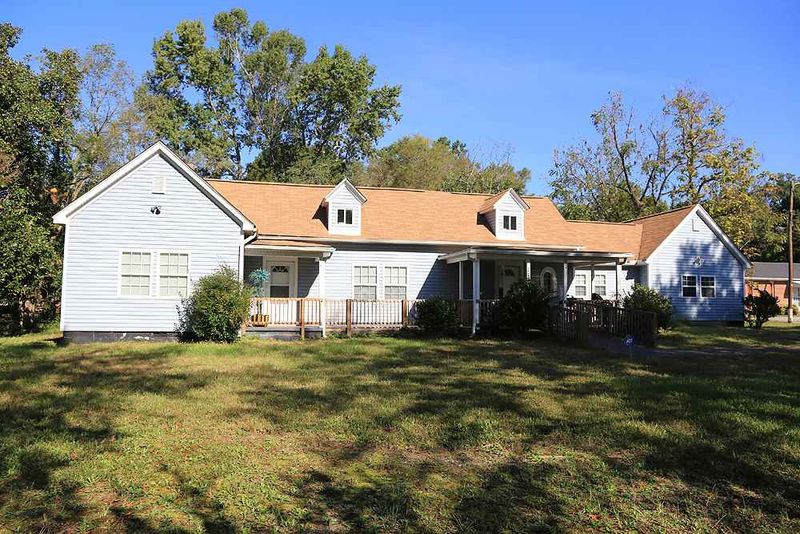 214 W Horton St, Zebulon, NC 27597