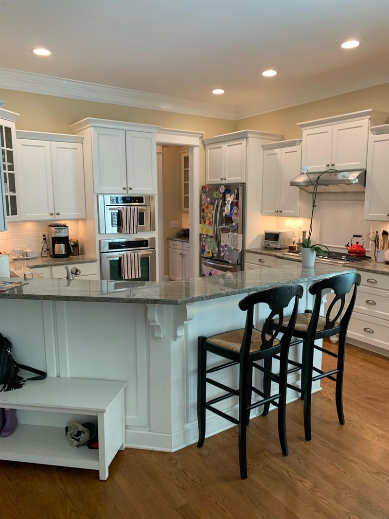 214 Kinsale Dr, Chapel Hill, NC 27517
