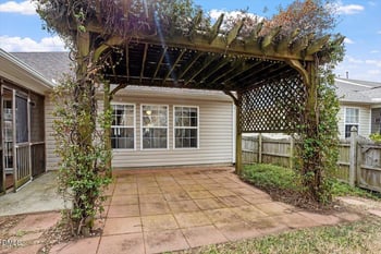 214 Larktree Ln, Fuquay Varina, NC 27526