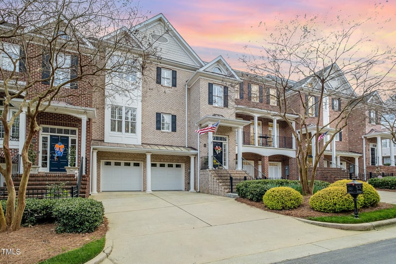 214 Lions Gate Dr, Cary, NC 27518