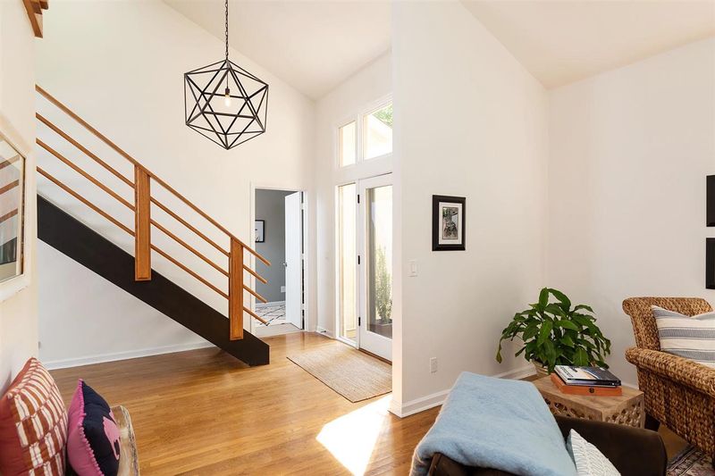 214 Lochside Dr, Cary, NC 27518