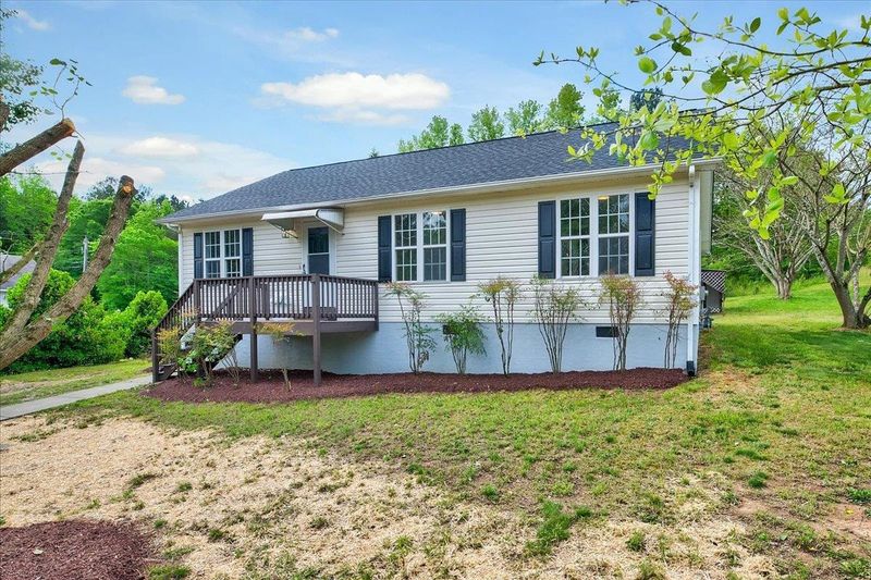214 E Lyon St, Creedmoor, NC 27522