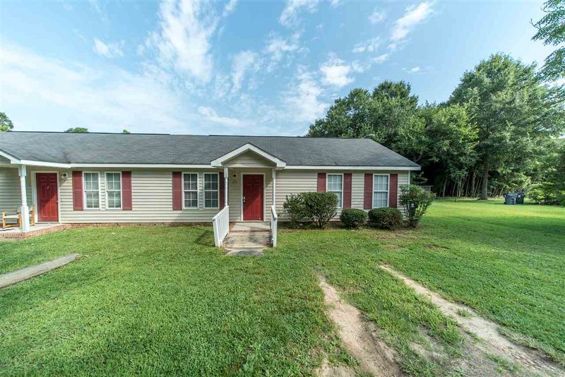214 W Oak St, Zebulon, NC 27597