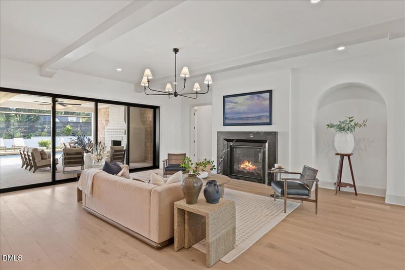 214 Reynolds Rd, Raleigh, NC 27609