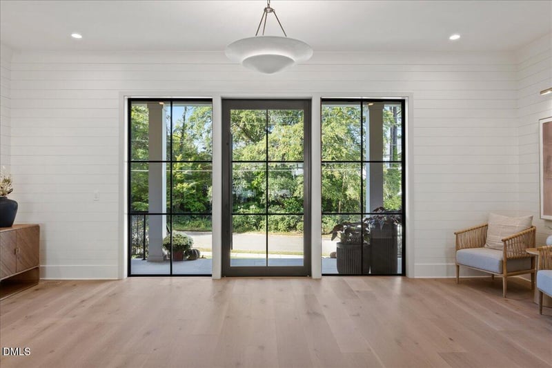 214 Reynolds Rd, Raleigh, NC 27609