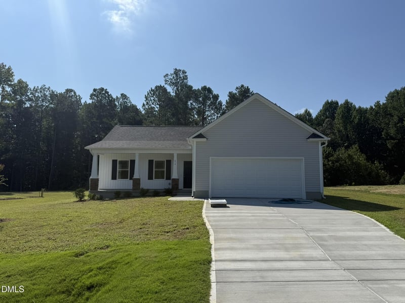 214 Shiloh Dr, Lillington, NC 27546