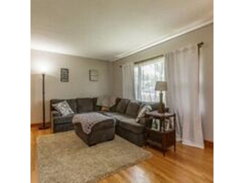 214 N Sixth St, Mebane, NC 27302