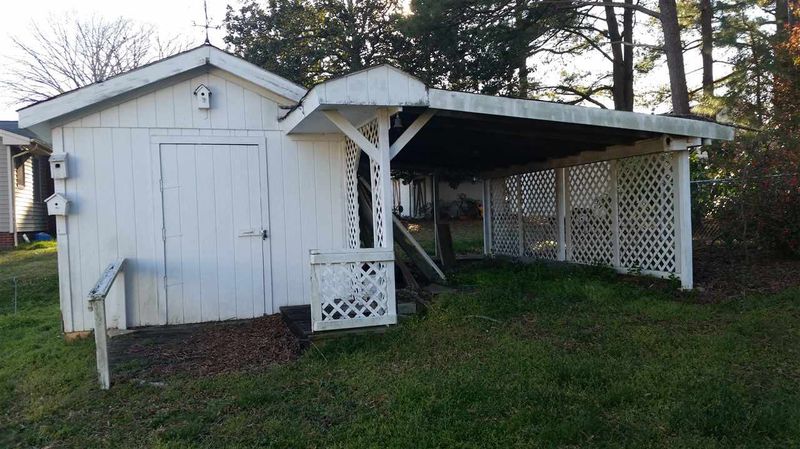 214 S Smithfield Rd, Knightdale, NC 27545