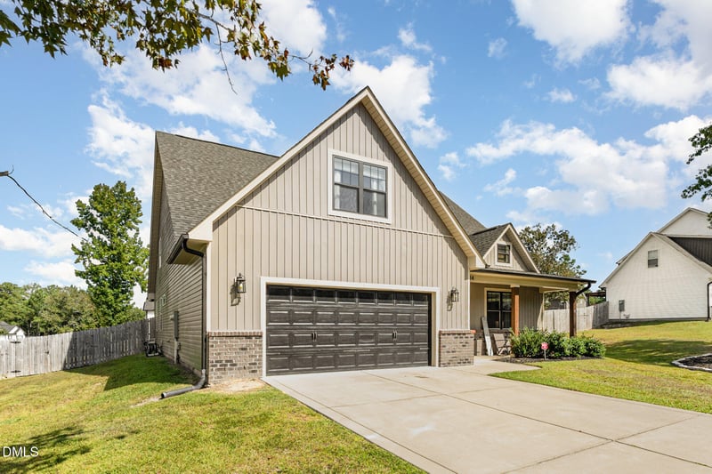 214 Summerlin Dr, Sanford, NC 27332