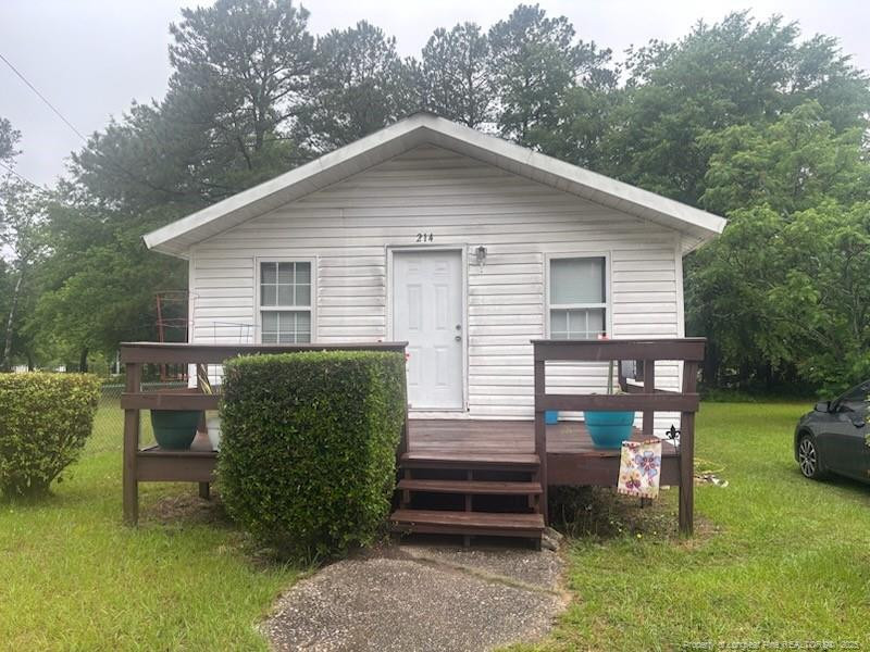 214 Waddell Dr, Fayetteville, NC 28301