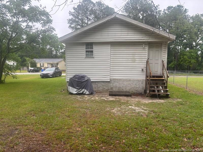 214 Waddell Dr, Fayetteville, NC 28301