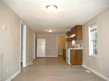 214 Waddell Dr, Fayetteville, NC 28301