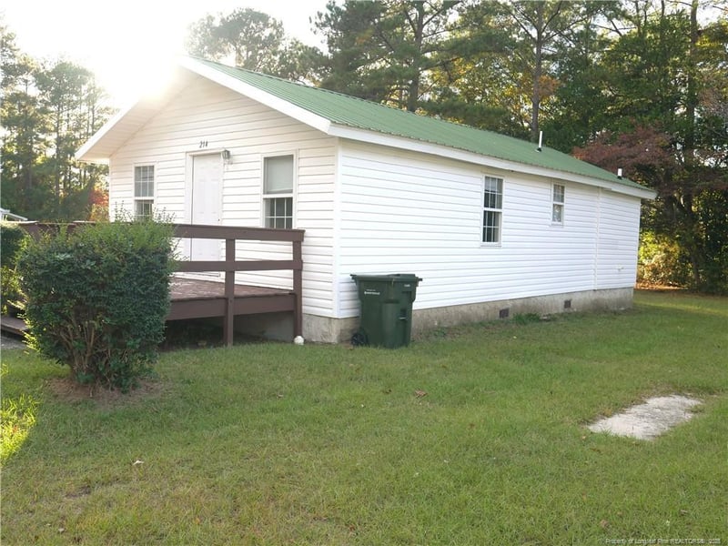214 Waddell Dr, Fayetteville, NC 28301