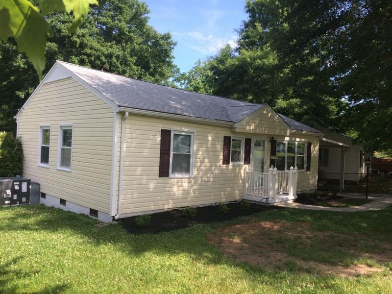 214 Watson Dr, Burlington, NC 27217