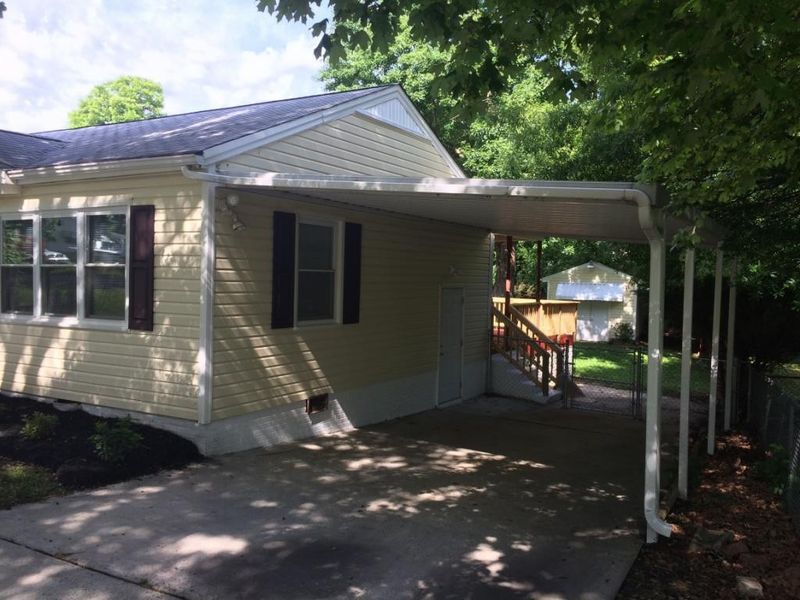 214 Watson Dr, Burlington, NC 27217