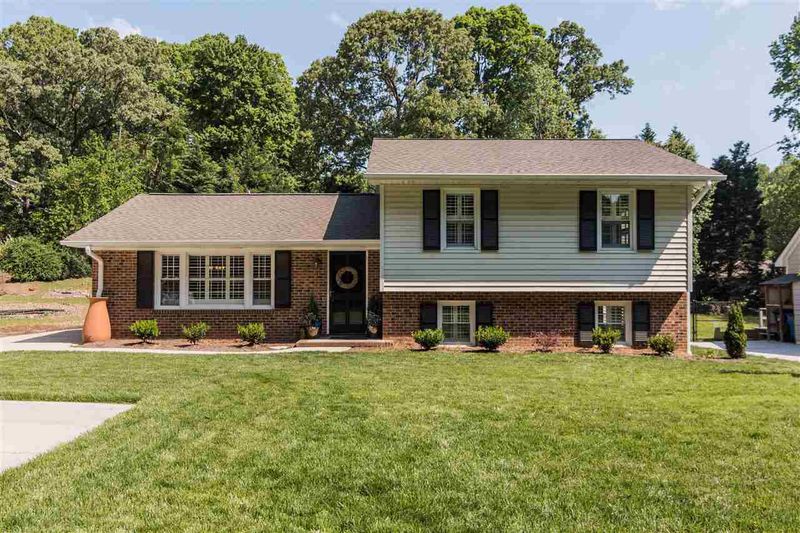 214 Westridge Dr, Raleigh, NC 27609