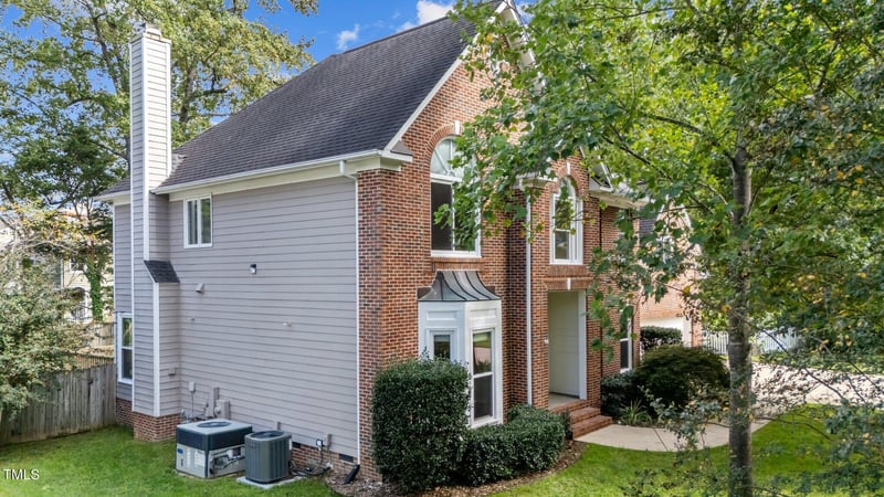 214 Windhover Dr, Chapel Hill, NC 27514