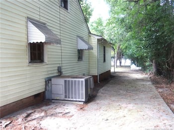 214 Windsor Dr, Fayetteville, NC 28301