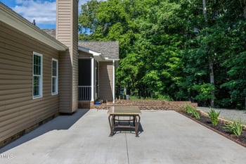 2140 Crystal Spring Ct, Haw River, NC 27258