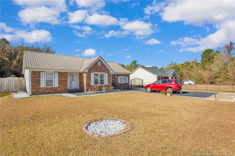2140 Fargo Dr, Fayetteville, NC 28306
