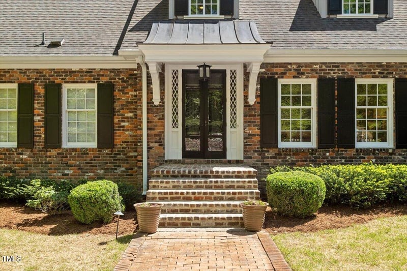 2140 Lakeshore Dr, Chapel Hill, NC 27514