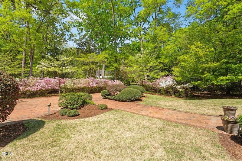 2140 Lakeshore Dr, Chapel Hill, NC 27514