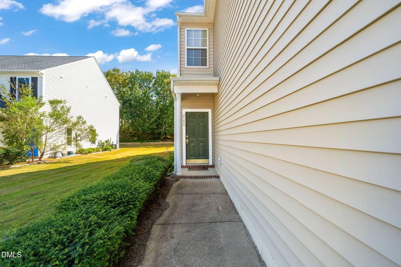 2140 Thornblade Dr, Raleigh, NC 27604