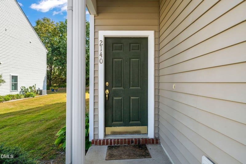 2140 Thornblade Dr, Raleigh, NC 27604