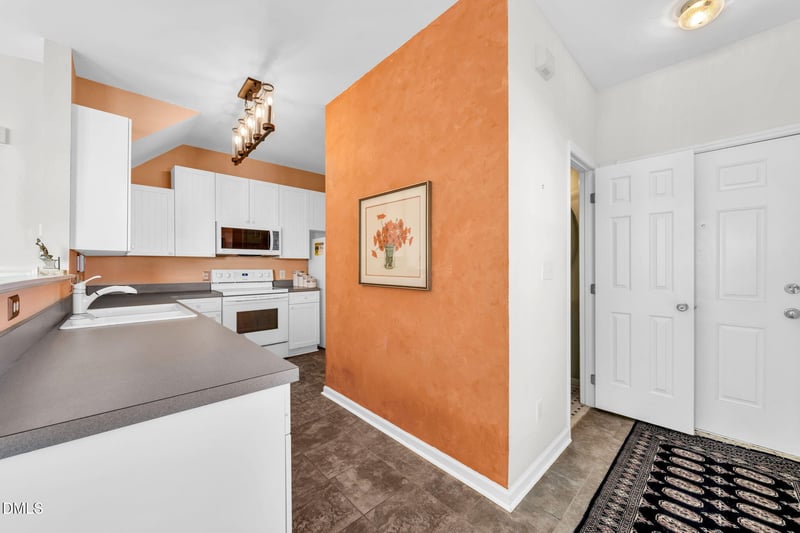 2140 Thornblade Dr, Raleigh, NC 27604