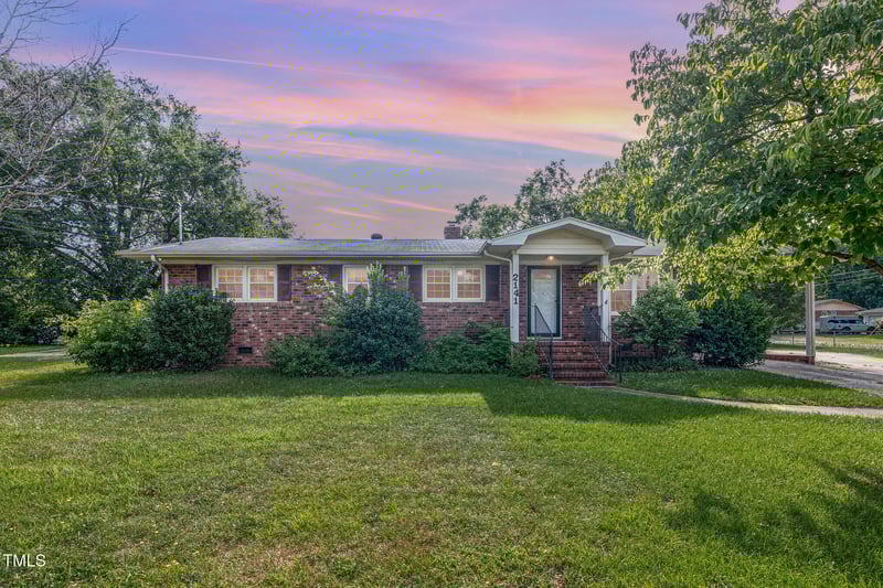 2141 Biltmore Dr, Fayetteville, NC 28304