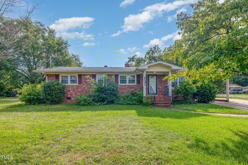 2141 Biltmore Dr, Fayetteville, NC 28304