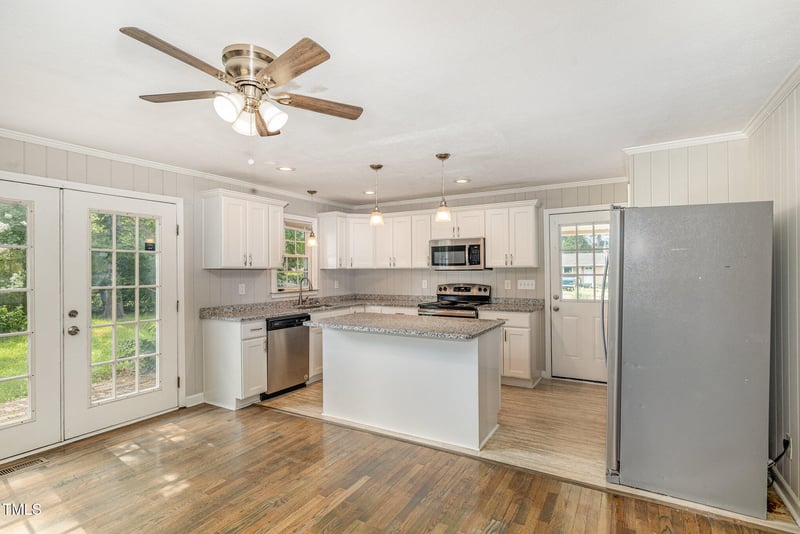 2141 Biltmore Dr, Fayetteville, NC 28304