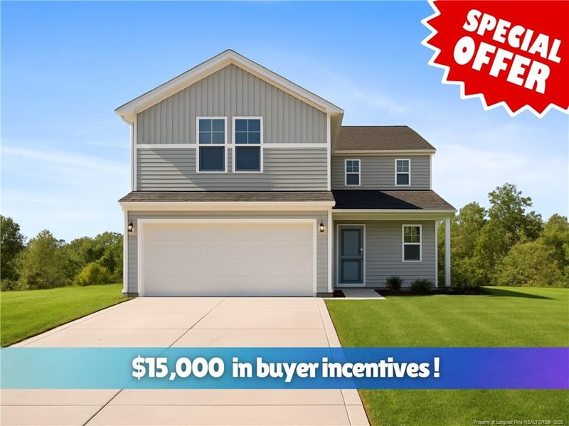 2141 Purebred Cir, Hope Mills, NC 28348