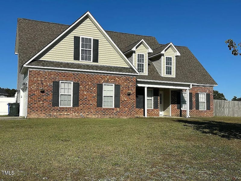 2141 Yellowbrick Rd, Fayetteville, NC 28314