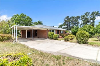 2142 Biltmore Dr, Fayetteville, NC 28304