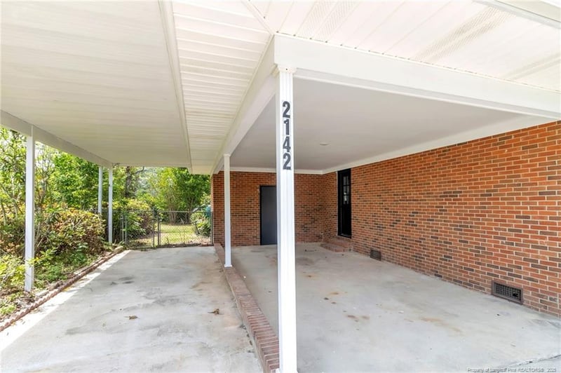 2142 Biltmore Dr, Fayetteville, NC 28304