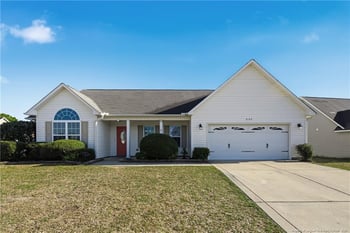 2142 Queen Elizabeth Ln, Hope Mills, NC 28348