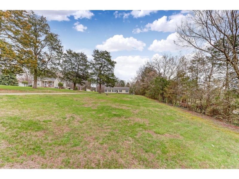 2143 Roney Lineberry Rd, Burlington, NC 27217