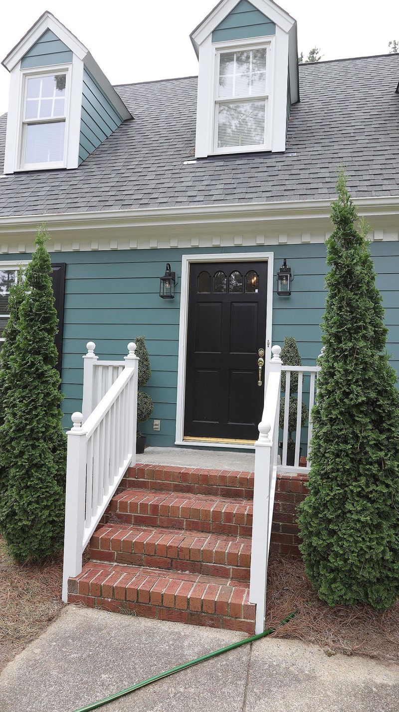 2144 Hamrick Dr, Raleigh, NC 27615