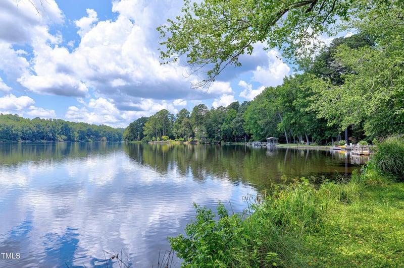 2144 Lakeshore Ct, Chapel Hill, NC 27514