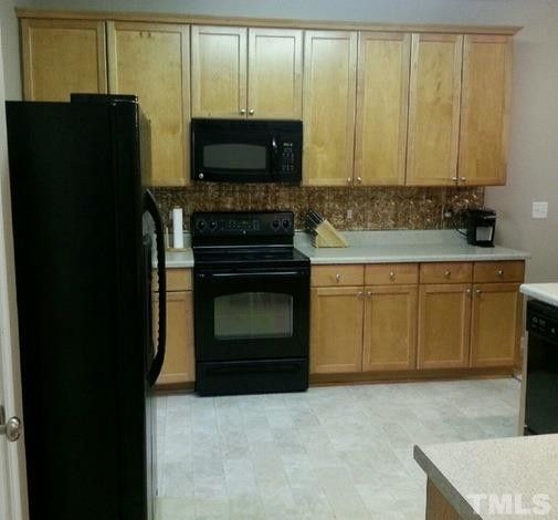 2144 Sunny Cove Dr, Raleigh, NC 27610