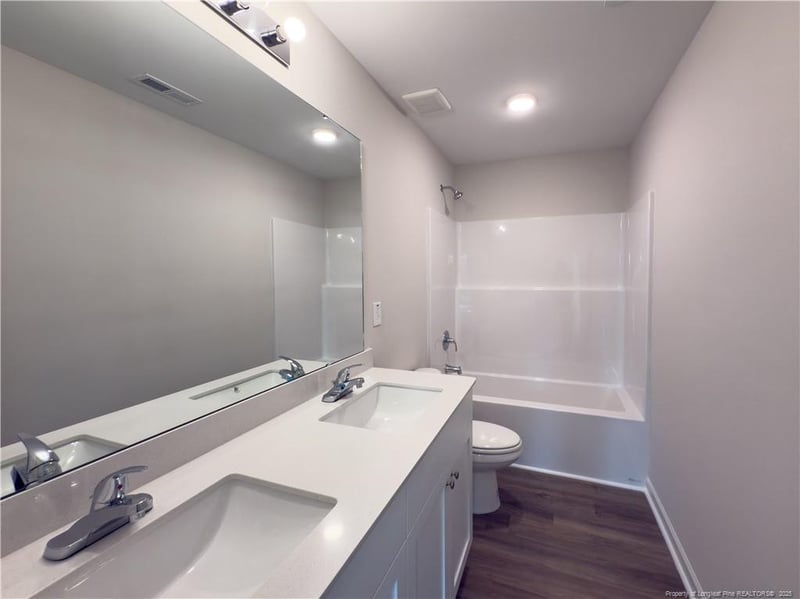 2145 Purebred Cir, Hope Mills, NC 28348