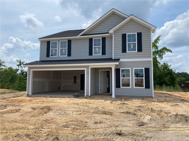 2149 Purebred Cir, Hope Mills, NC 28348