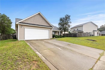 2149 St Nicholas Dr, Hope Mills, NC 28348