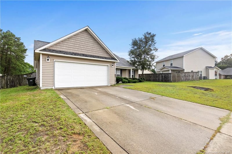 2149 St Nicholas Dr, Hope Mills, NC 28348