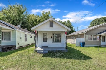215 4th St, Smithfield, NC 27577