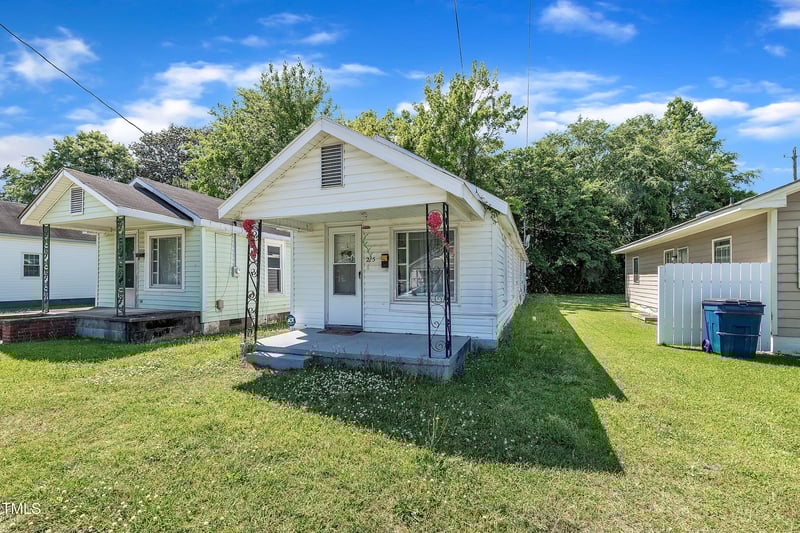 215 4th St, Smithfield, NC 27577
