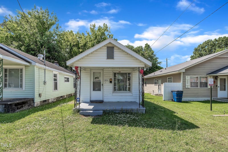 215 N 4th St, Smithfield, NC 27577