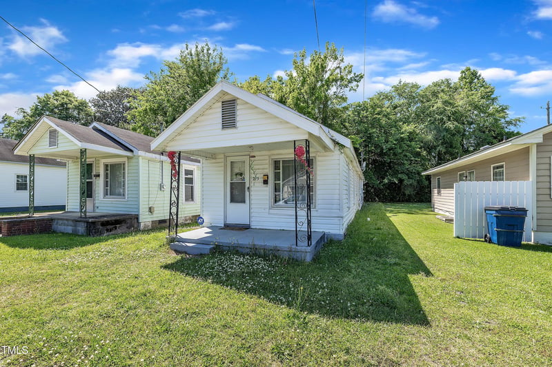 215 N 4th St, Smithfield, NC 27577